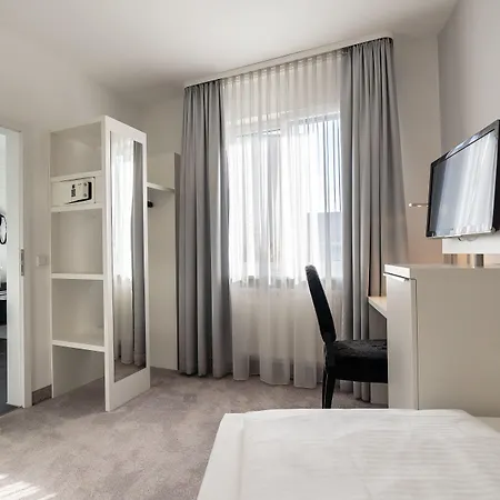 Altstadthotel Szálloda 3*