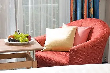 Altstadthotel فندق 3*