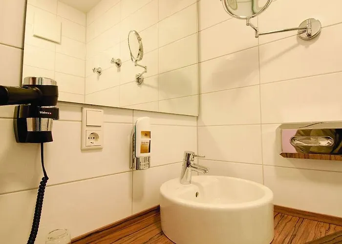 Hotell Altstadthotel 3*